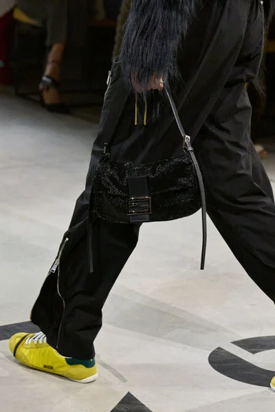 Look 123